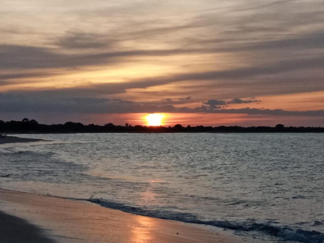 Giman Free Beach Resort Passikudah Esterno foto
