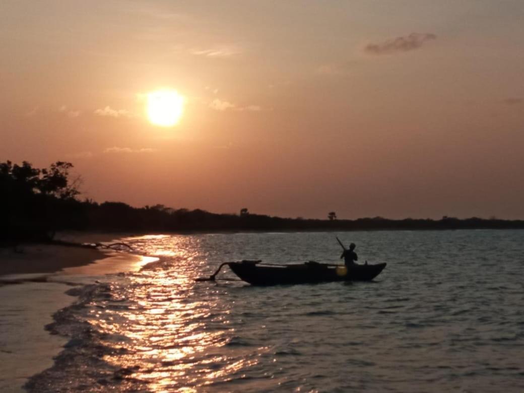Giman Free Beach Resort Passikudah Esterno foto